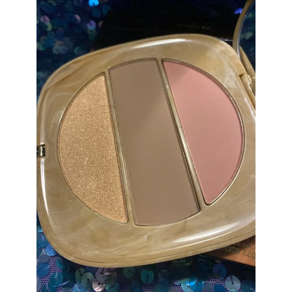 Marc Jacobs O!Mega X Three Powder Blush Bronze Highlight in TAN-TASTIC GLO!200